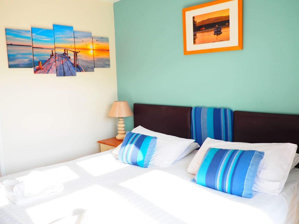 Sun Bay Hotel คิงส์บริดจ์ ภายนอก รูปภาพ